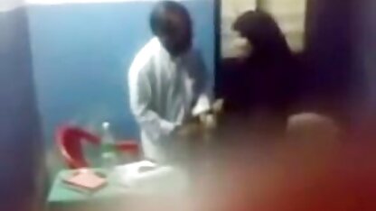 एक एचडी एचडी सेक्सी मूवी कार की मरम्मत की दुकान में लाल मरम्मत महिलाओं